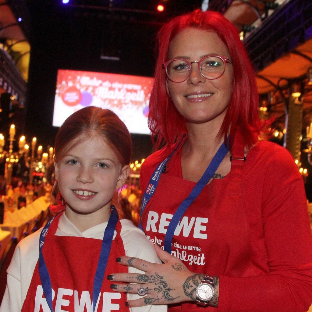 Dana Diekmeier mit ihrer Tochter Delani, Dezember 2018