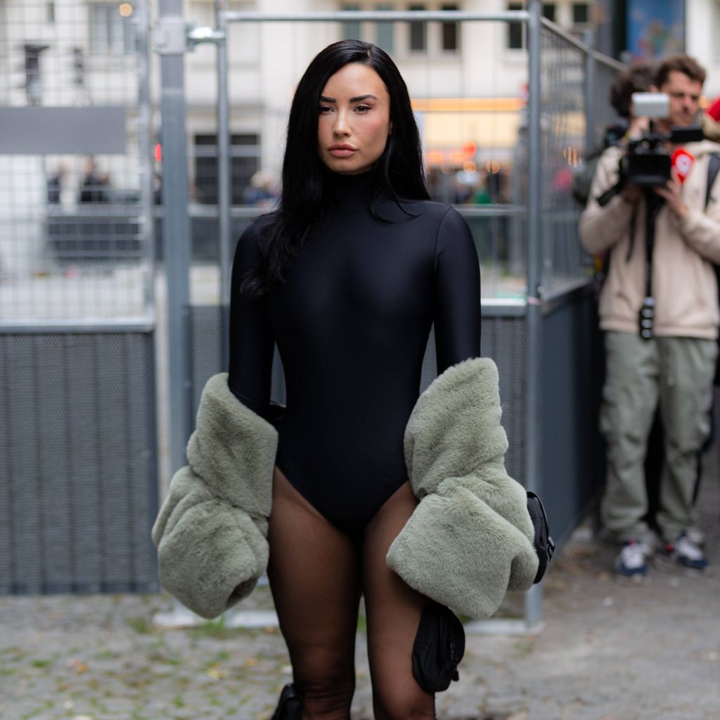 Demi Lovato bei der Paris Fashion Week, Oktober 2025