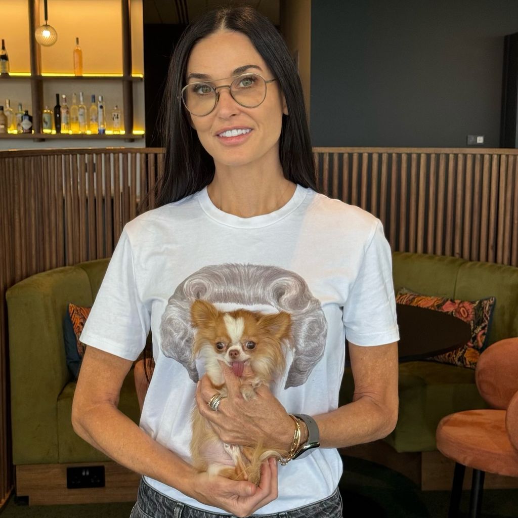 Demi Moore mit ihrer Hündin Pilaf im September 2024