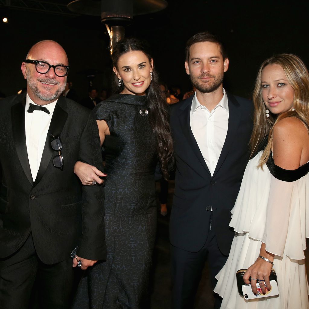 Demi Moore und Tobey Maguire (Mitte) mit Jennifer Meyer im November 2014