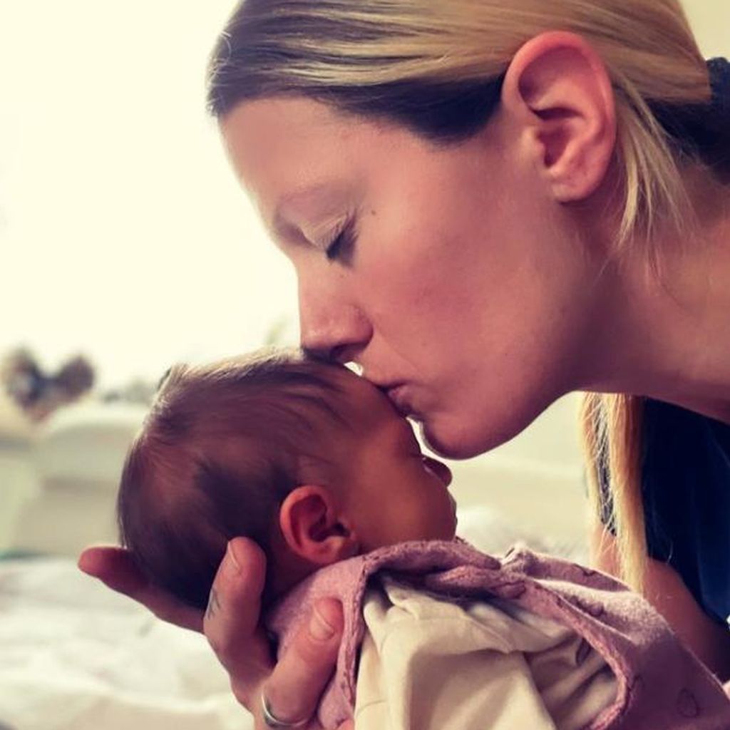 Denise Munding und ihre Tochter im November 2022