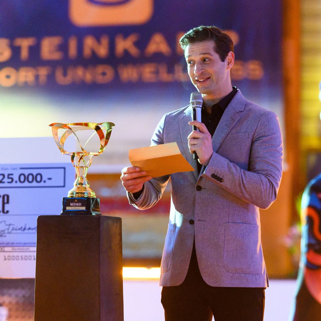 Deniz Öztürk (Igor Dolgatschew) bei AWZ