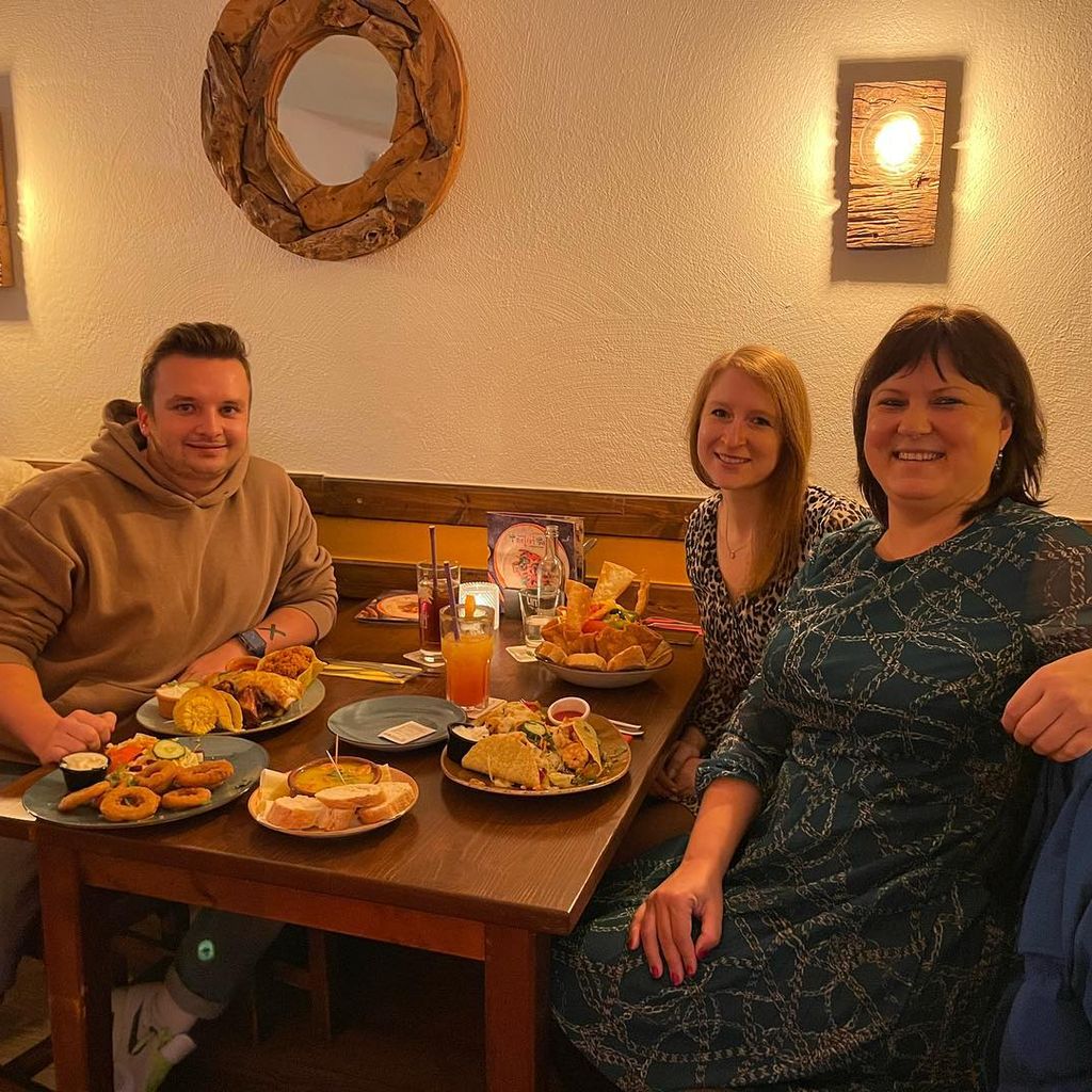 Dennis, Jana und Kinga im November 2022