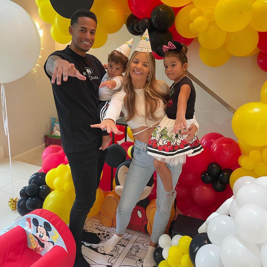 Dennis und Ina Aogo mit ihren Kindern, September 2021