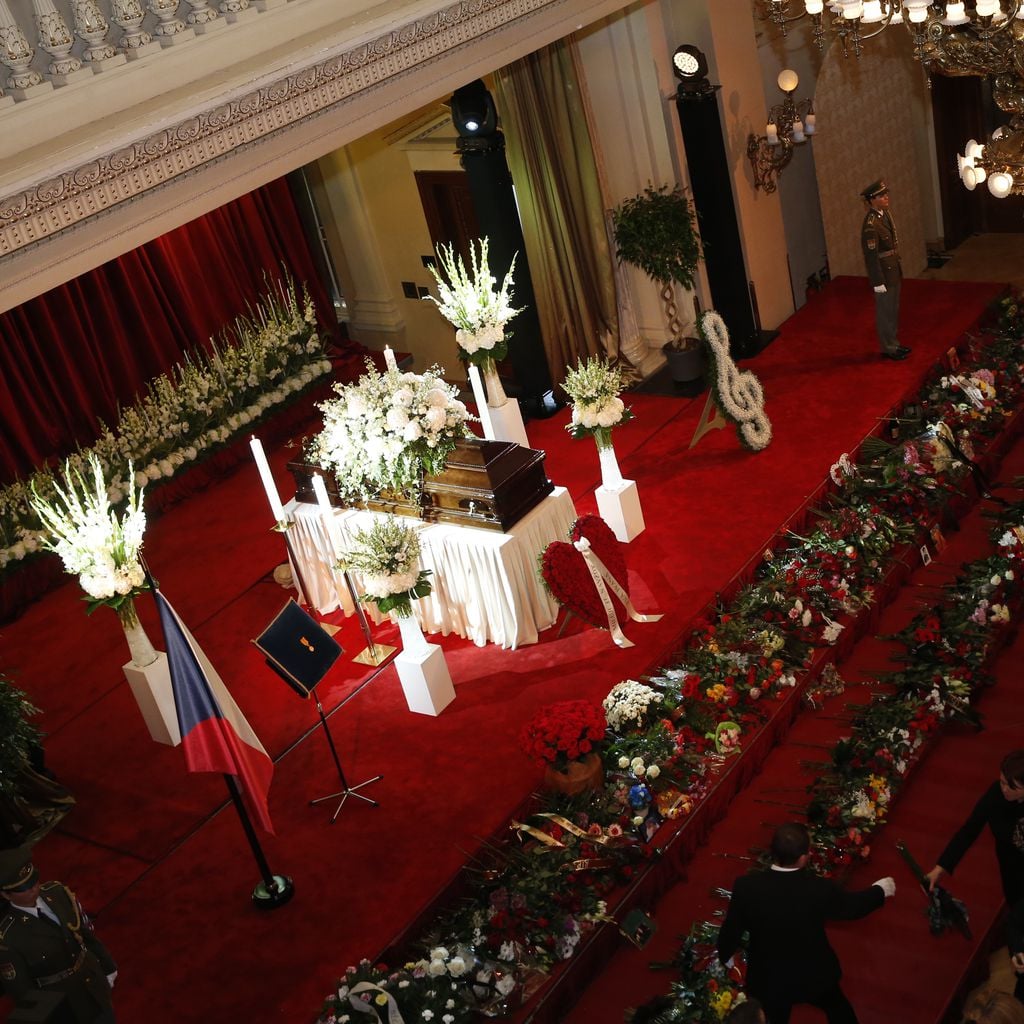 Der aufgebahrte Sarg von Karel Gott (†80) im Sophienpalais in Prag, 2019