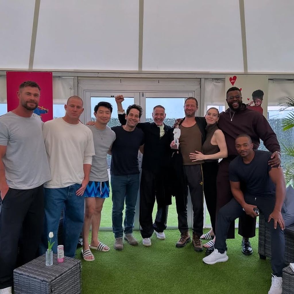 Der Cast von "Avengers: Doomsday" am Set