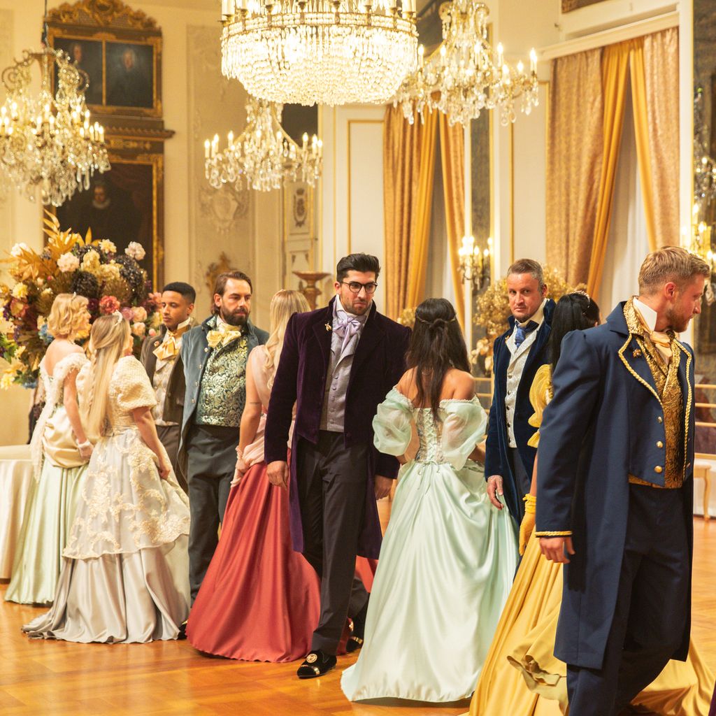 Der Cast von "Love is King"