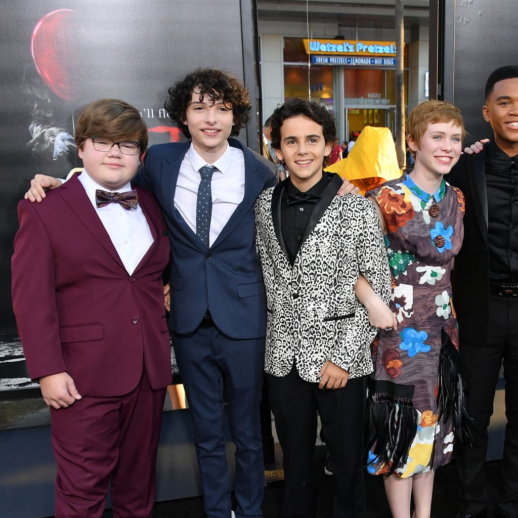 "Es"-Cast Jeremy Ray Taylor, Finn Wolfhard, Jack Dylan Grazer, Sophia Lillis, Chosen Jacobs, Wya