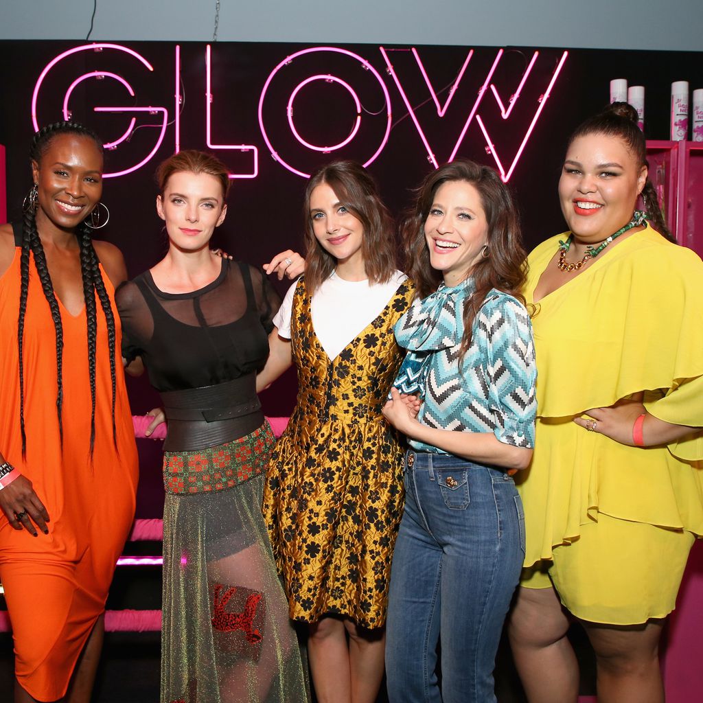 Der "Glow"-Cast mit Sydelle Noel, Betty Gilpin, Alison Brie, Jackie Tohn und Britney Young