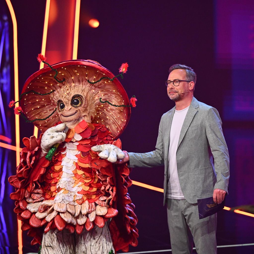 Der Pilz und Matthias Opdenhövel bei "The Masked Singer" 2023