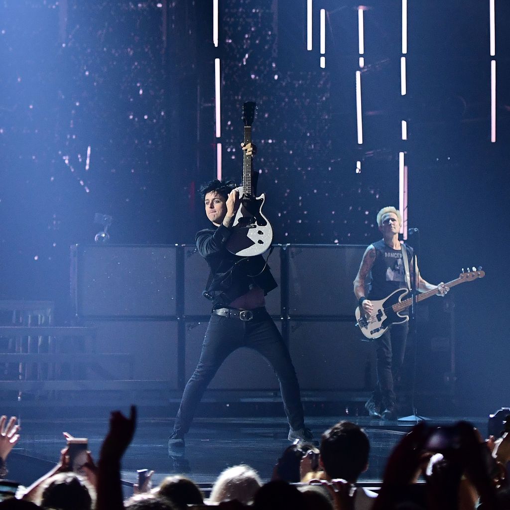 Green Day performen bei den MTV European Music Awards 2016