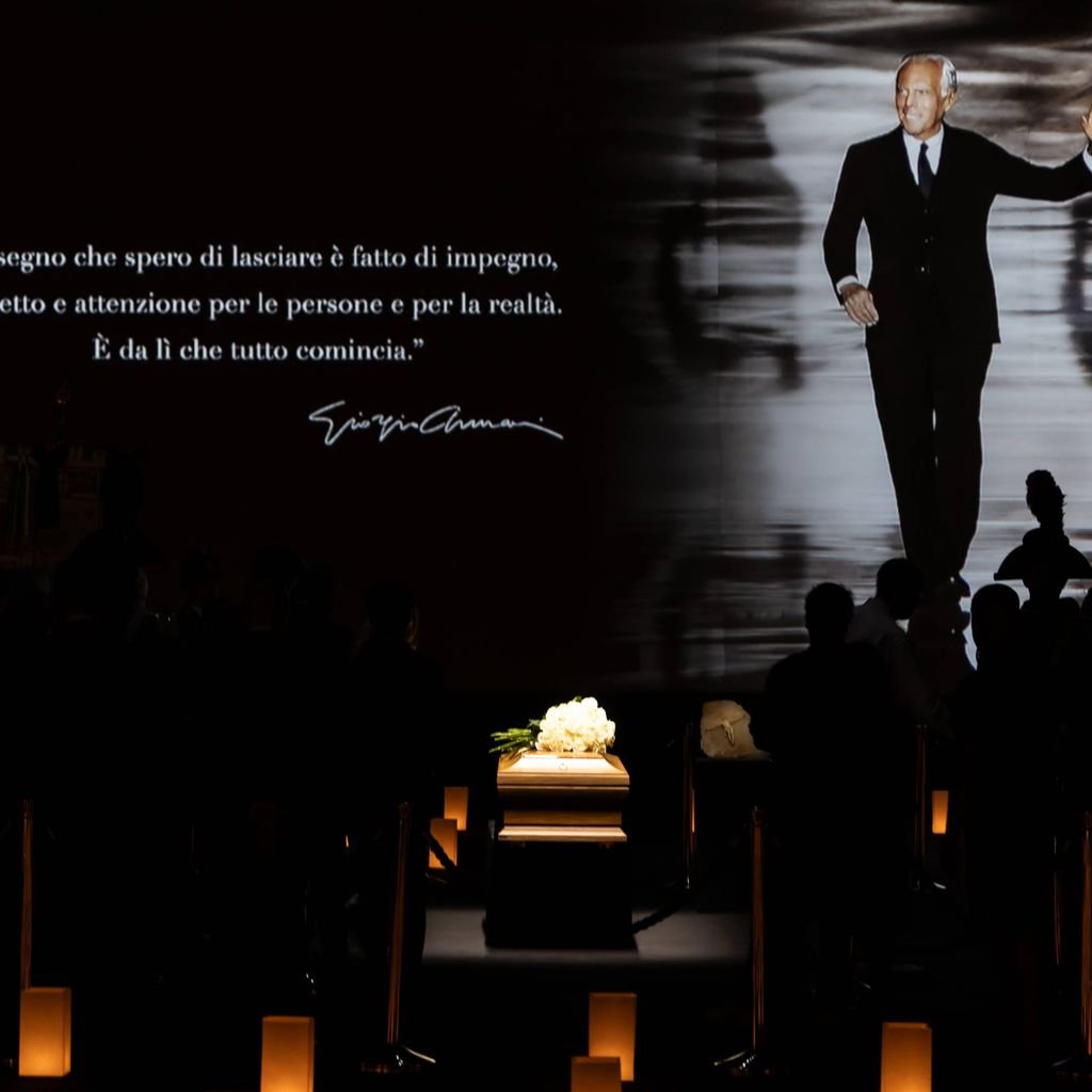 Im Armani/Teatro nehmen die Menschen Abschied von Giorgio Armani