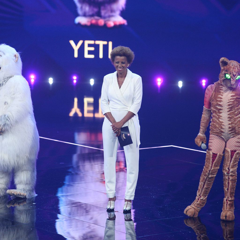 Der Yeti, Arabella Kiesbauer und die Katze bei "The Masked Singer Austria"
