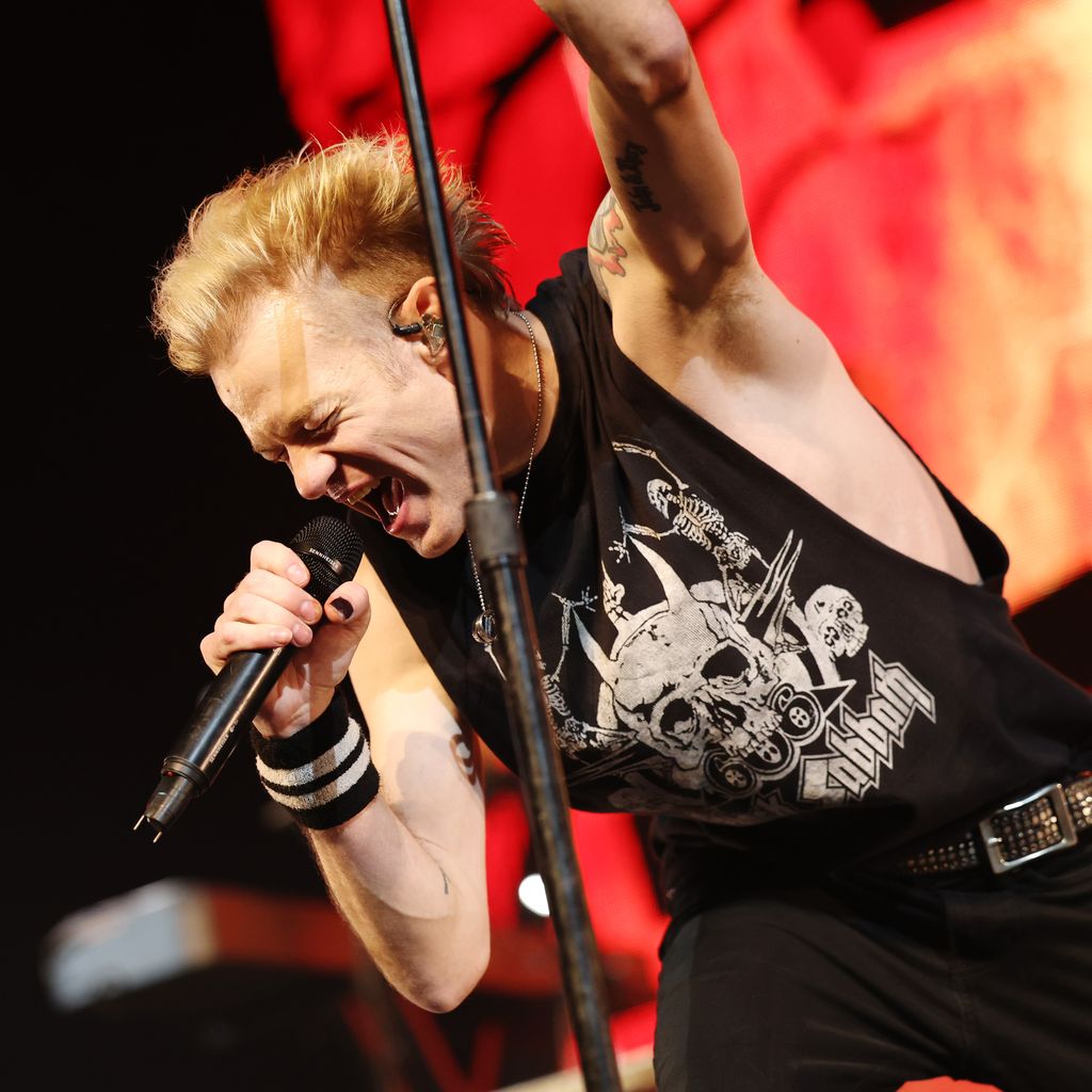 Deryck Whibley, 2024