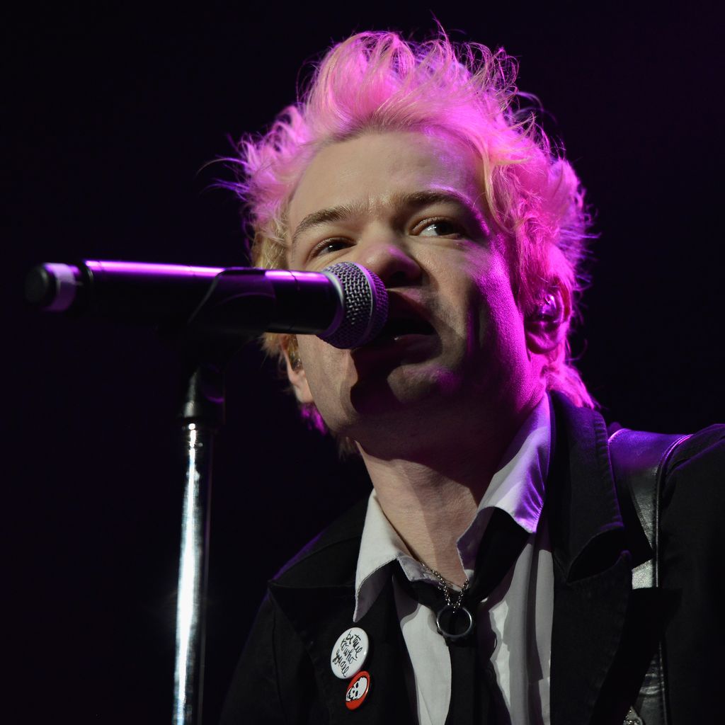 Deryck Whibley, Sänger
