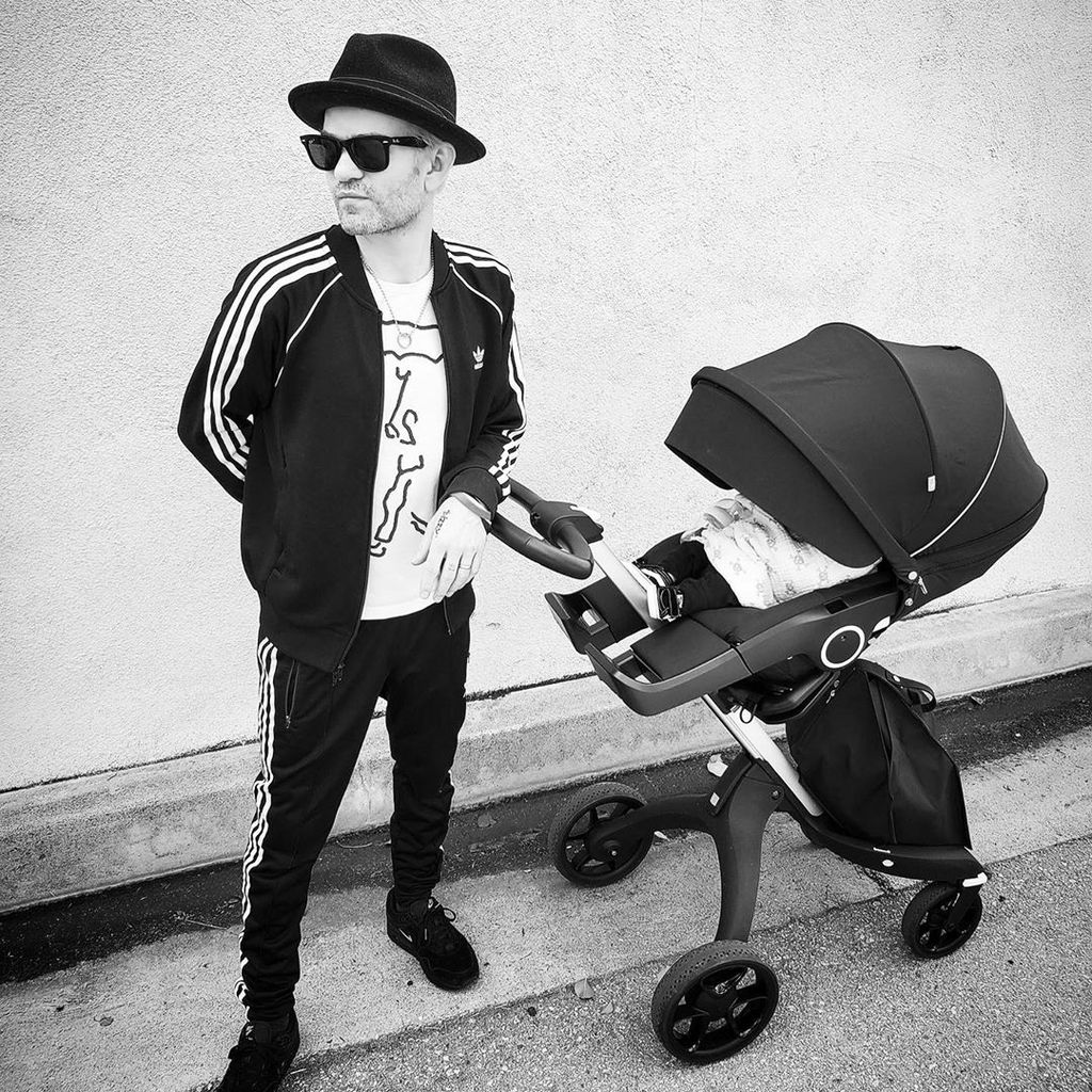 Deryck Whibley mit seinem Sohn Lydon Igby im Jahr 2020