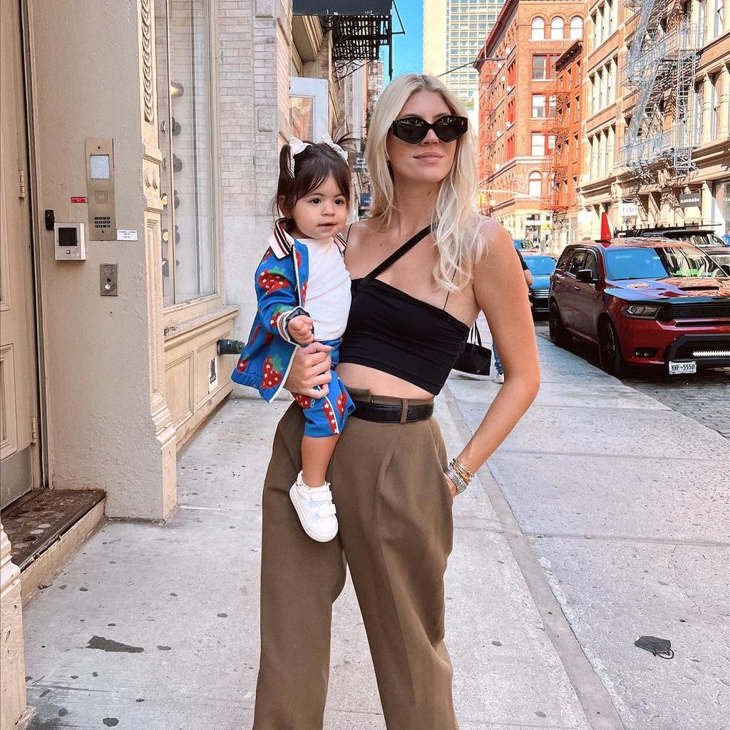 Devon Windsor mit ihrer Tochter im September 2022