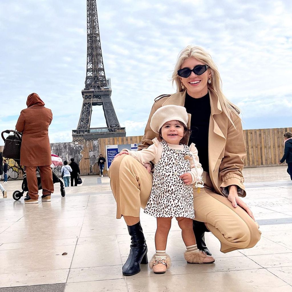 Devon Windsor mit ihrer Tochter Enzo in Paris, Oktober 2022