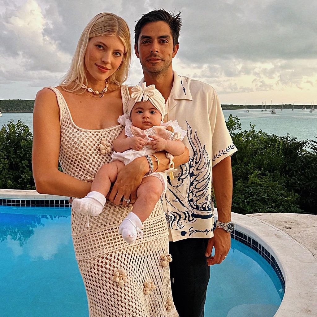 Devon Windsor und Johnny Dexter Barbara mit ihrer Tochter Enzo