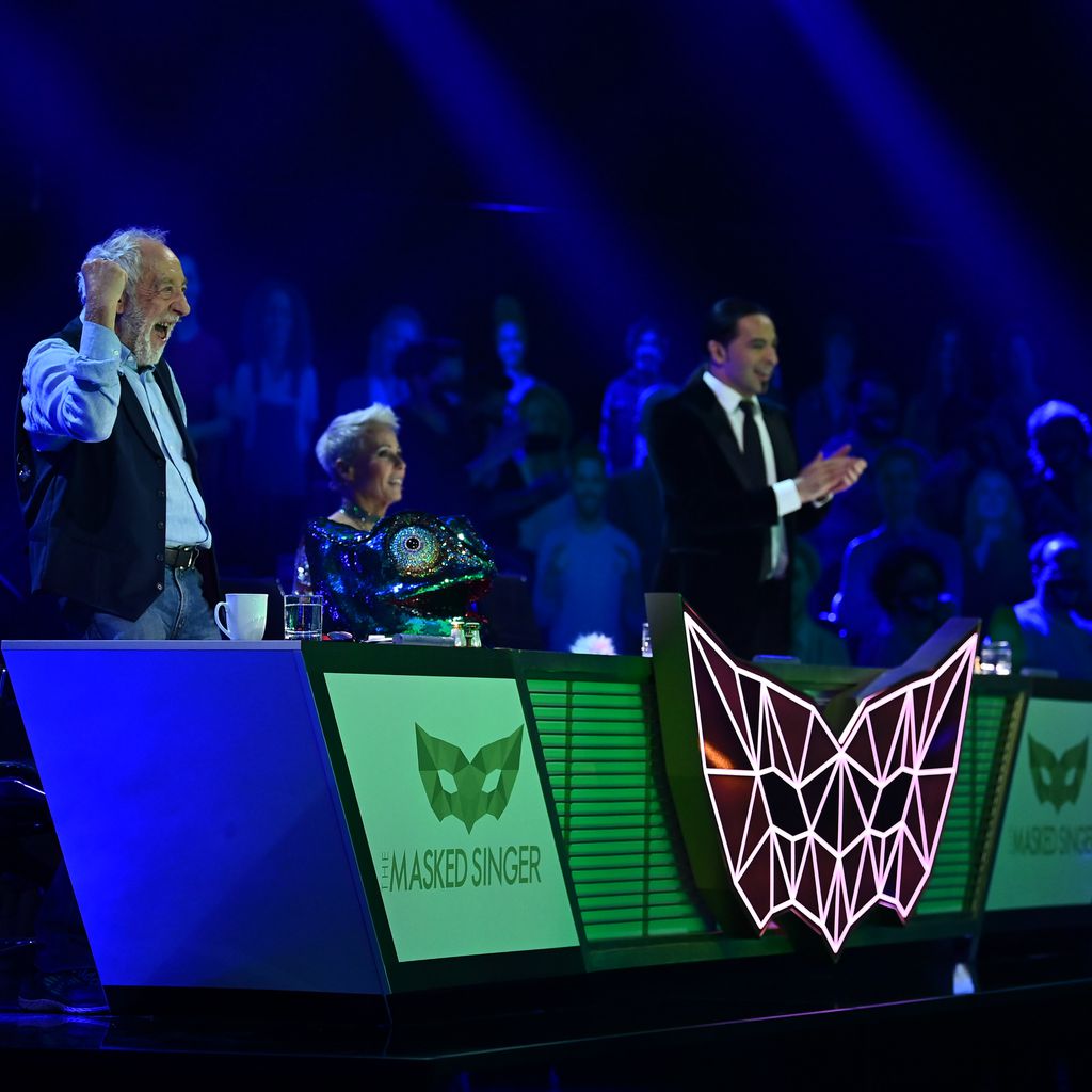 Didi Hallervorden, Sonja Zietlow und Bülent Ceylan bei "The Masked Singer"