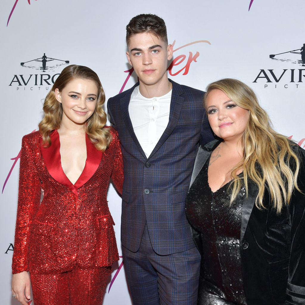 Die "After Passion"-Stars Josephine Langford und Hero Fiennes-Tiffin und Autorin Anna Todd
