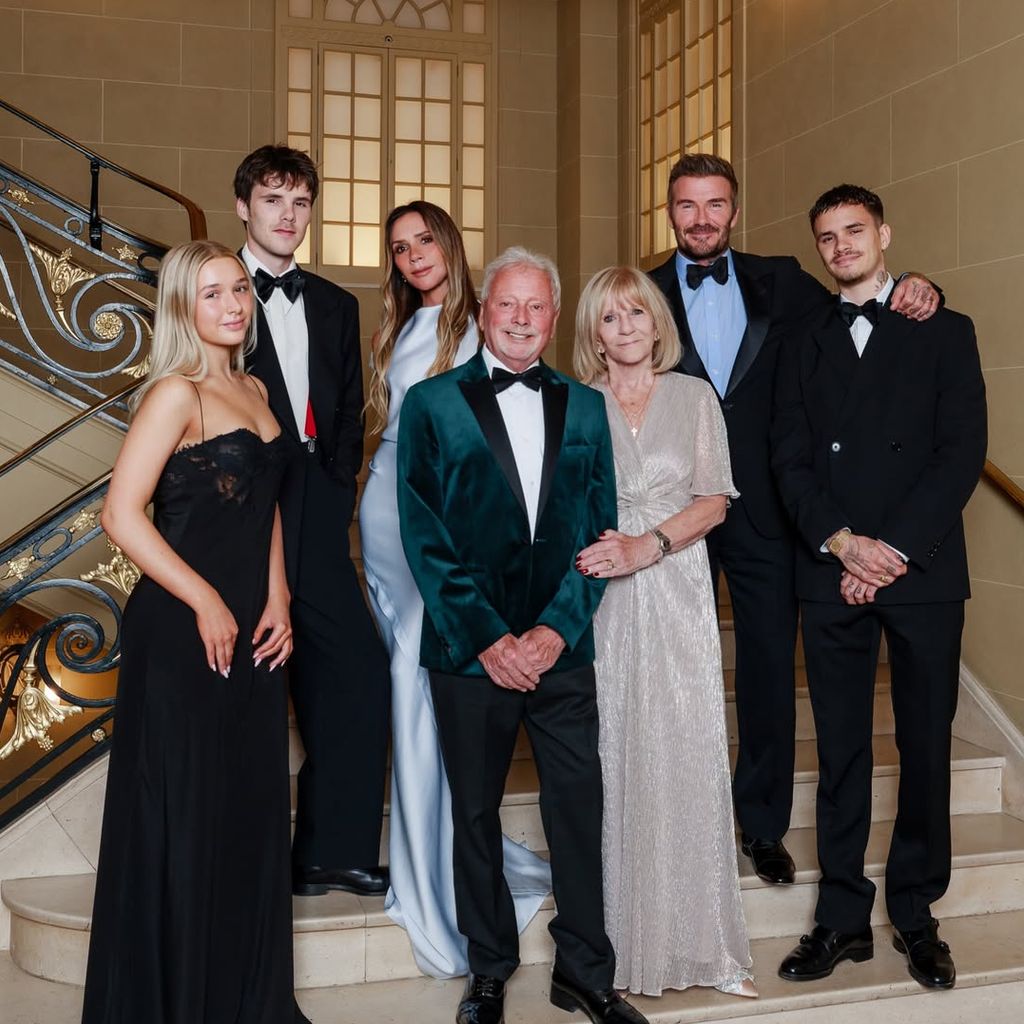 Die Beckham-Familie am 80. Geburtstag von Victorias Vater Anthony Adams