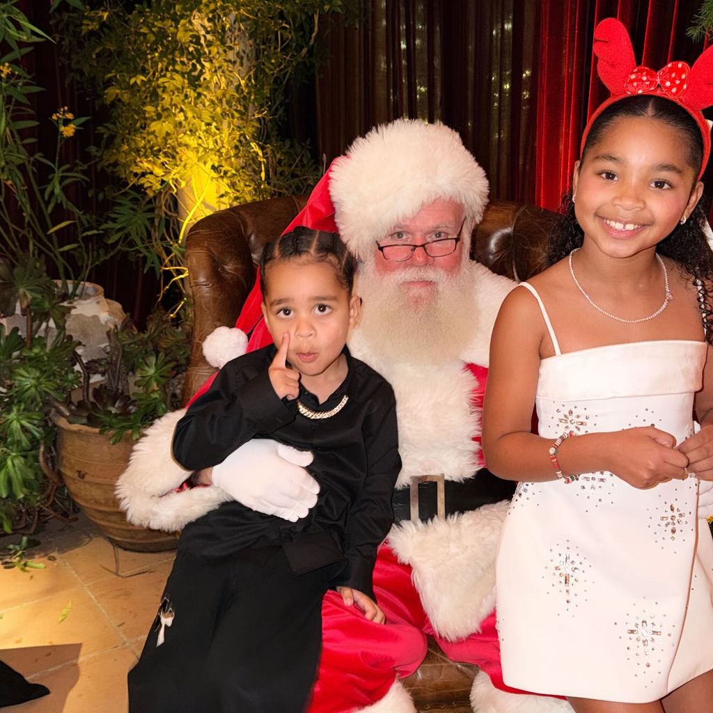 Khloés Kinder durften sich auch über einen Besuch des Weihnachtsmannes freuen