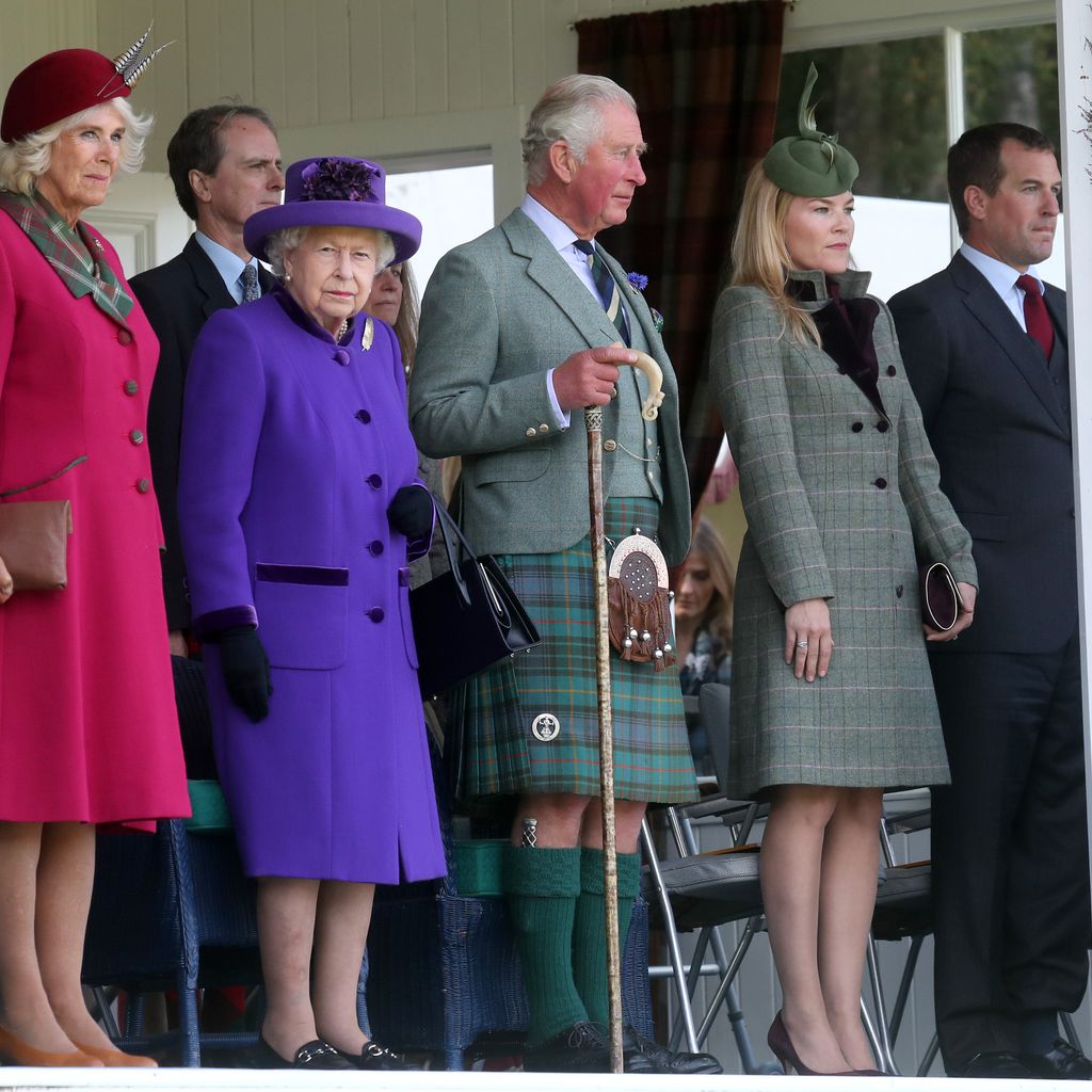 Herzogin Camilla, Queen Elizabeth II., Prinz Charles und Autumn und Peter Phillips in Schottland