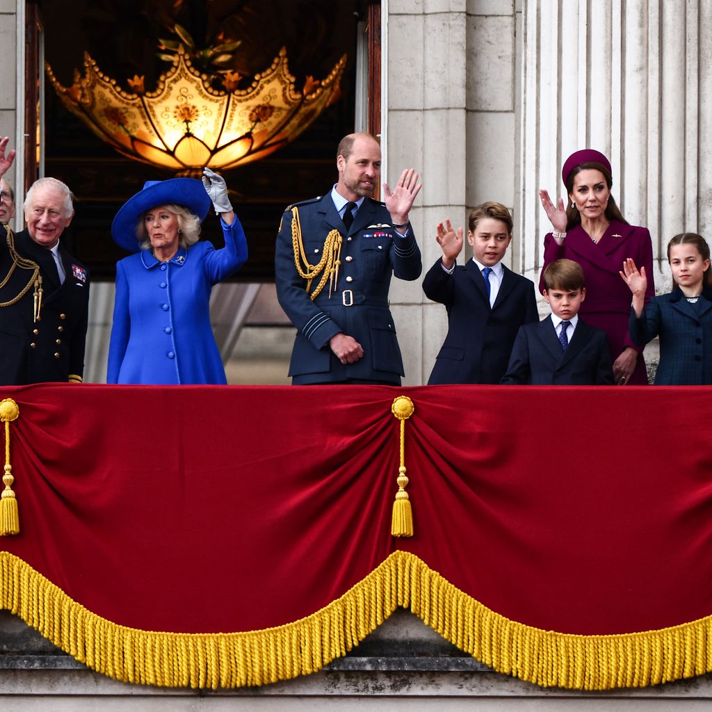 Die britischen Royals auf dem Balkon des Buckingham Palace am VE Day, 2025