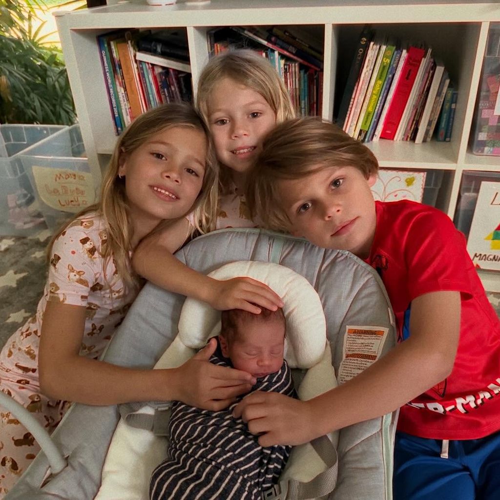 Anna Kournikova zeigt ihre vier Kinder, 2025