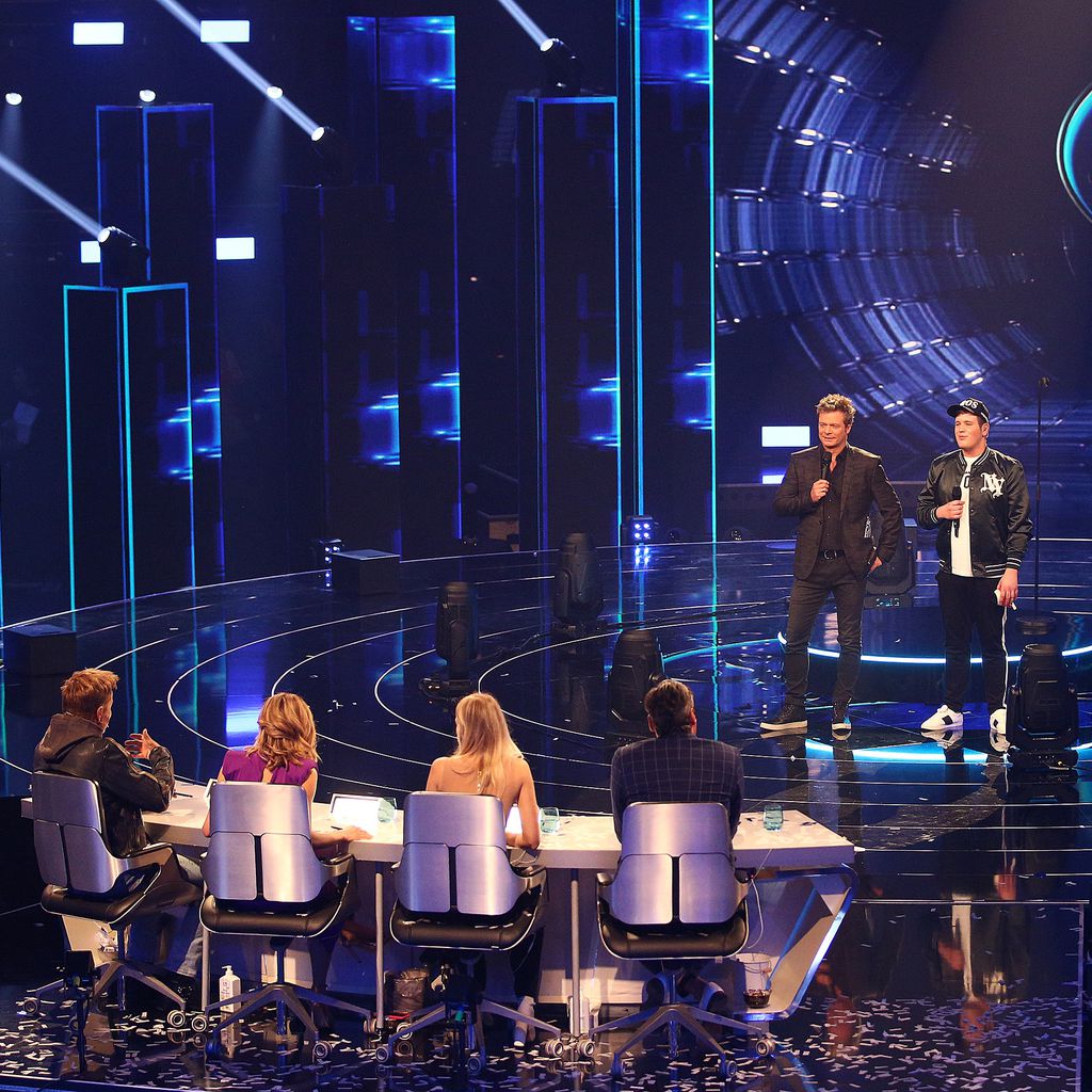 Die DSDS-Jury, Moderator Oliver Geissen und Kandidat Lukas Otte bei den Liveshows 2018