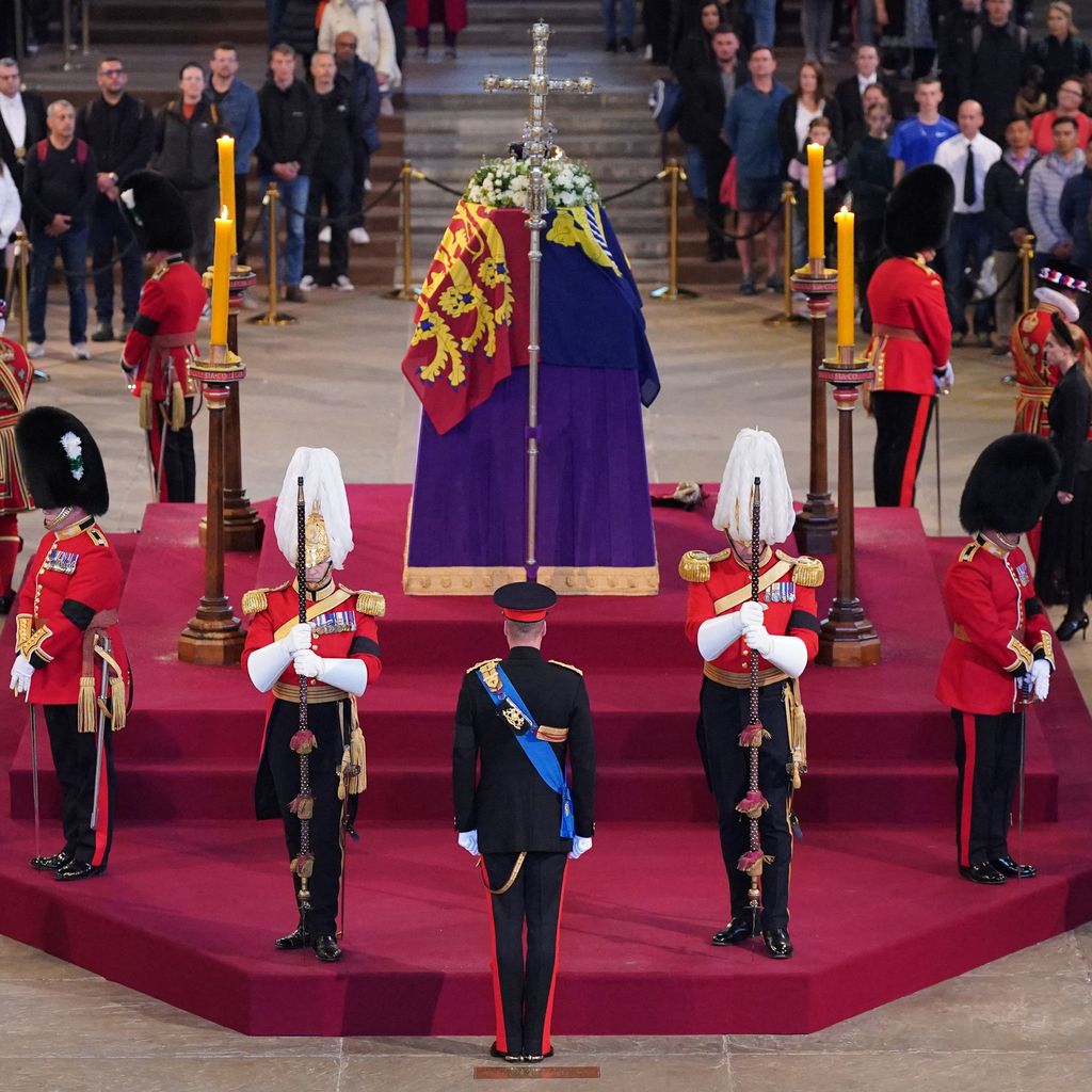 Die Enkel der Queen halten eine Totenwache zu ihren Ehren, September 2022