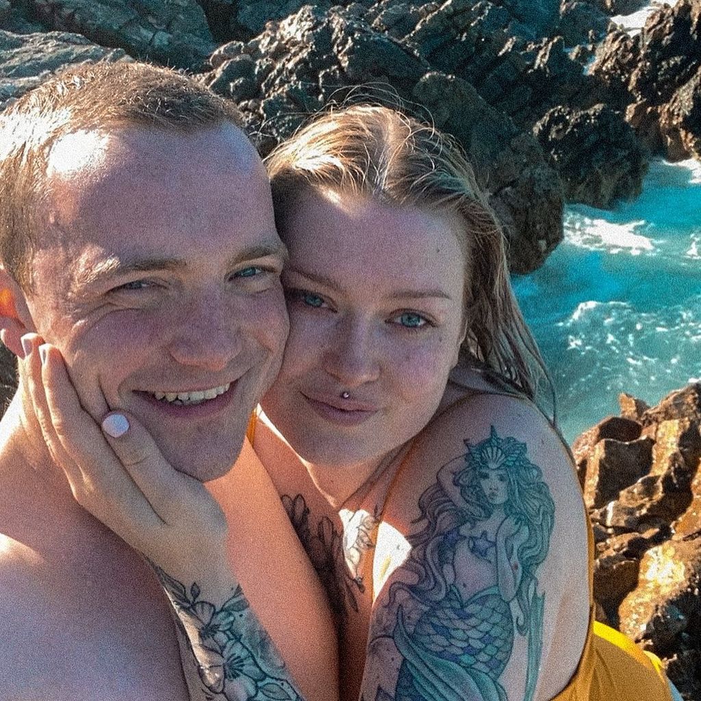 Die GNTM-Kandidatin Lenara mit ihrem Verlobten Nico