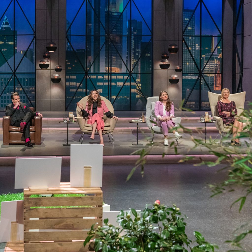 Carsten Maschmeyer, Ralf Dümmel, Judith Williams, "Gast-Löwin" Sarna Röser und Dagmar Wöhrl