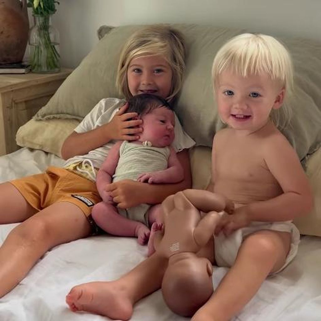 Die Kinder von Elyse Knowles im Dezember 2024