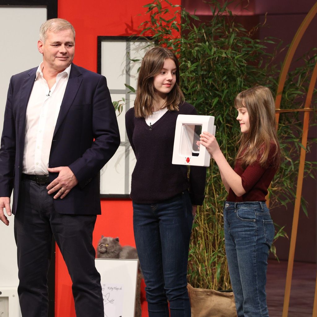Die Kittyflap-Gründer Jean Paul, Céline und Jasmine Kölbl bei "Die Höhle der Löwen"