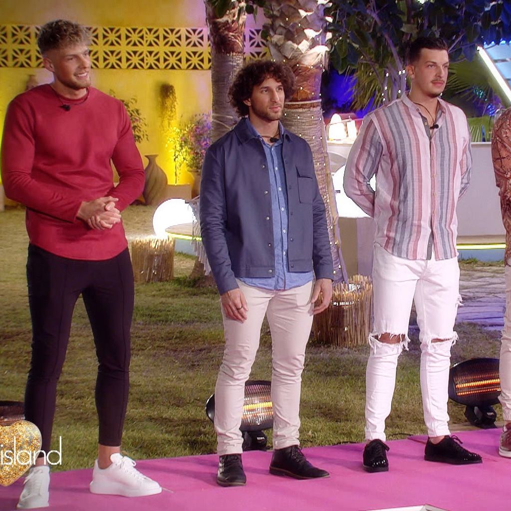 Mark, Adriano, Nico, Bucci und Tom bei "Love Island"
