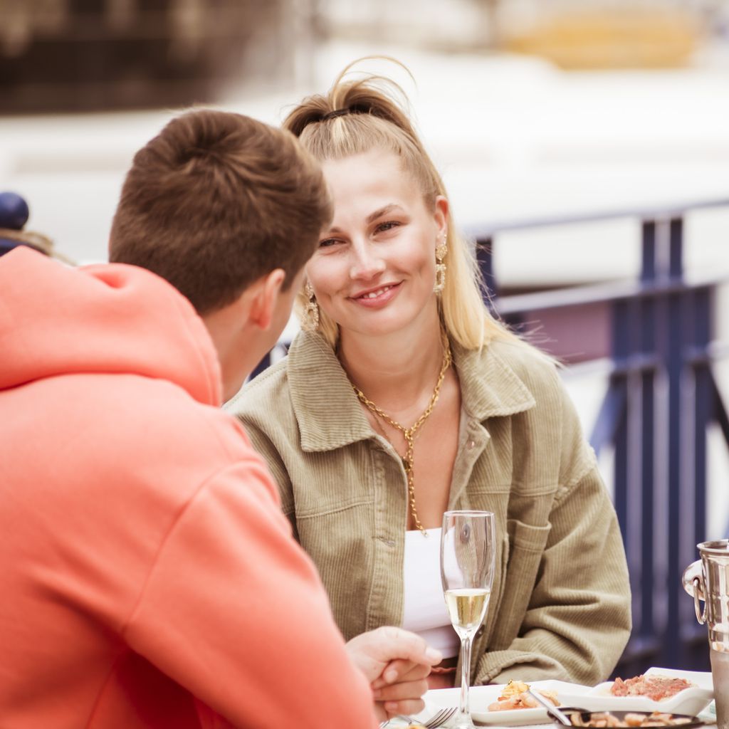 Die "Love Island"-Kandidaten Fynn und Kathi bei einem Date