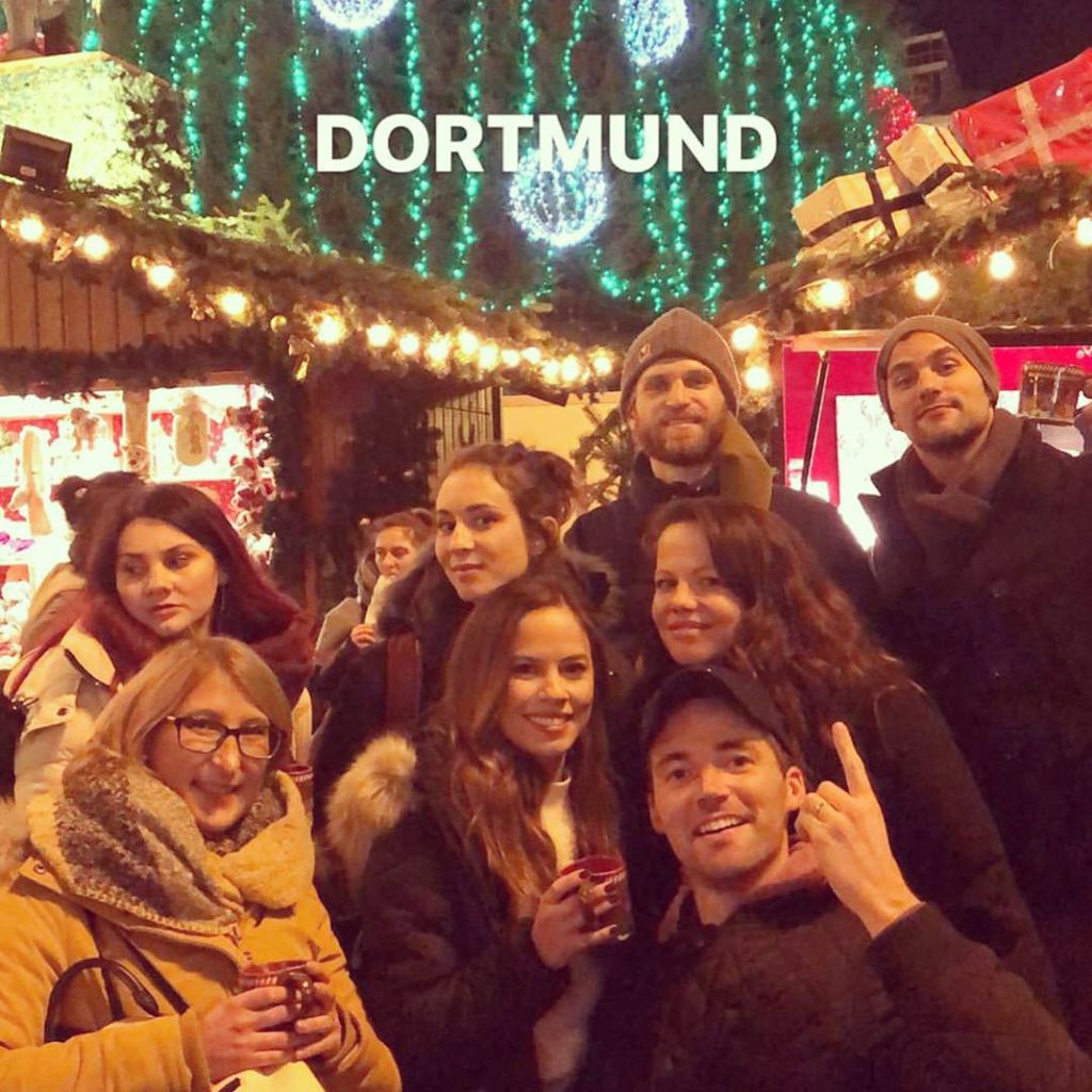 "Pretty Little Liars"-Stars auf dem Weihnachtsmarkt in Dortmund