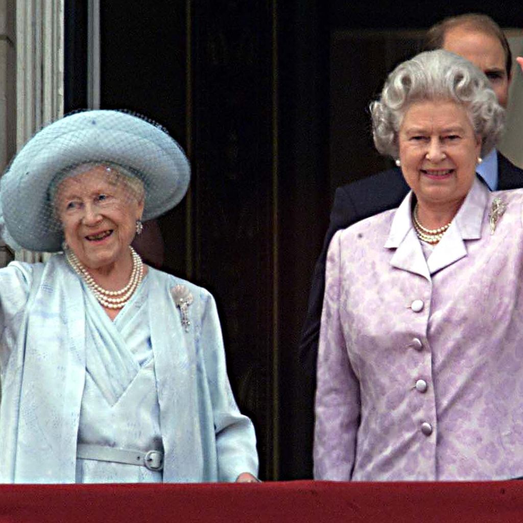 Die Queen Mum und Queen Elizabeth II., August 2000