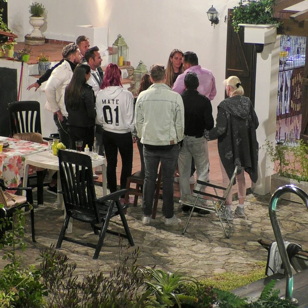 Die Sommerhaus-Stars beim Abschied von Senay und Menowin