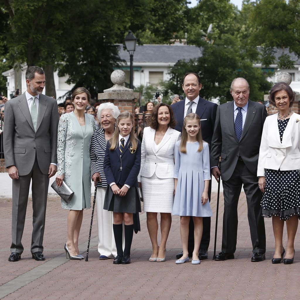 König Felipe, Königin Letizia, Menchu Álvarez del Valle und andere Familienmitglieder