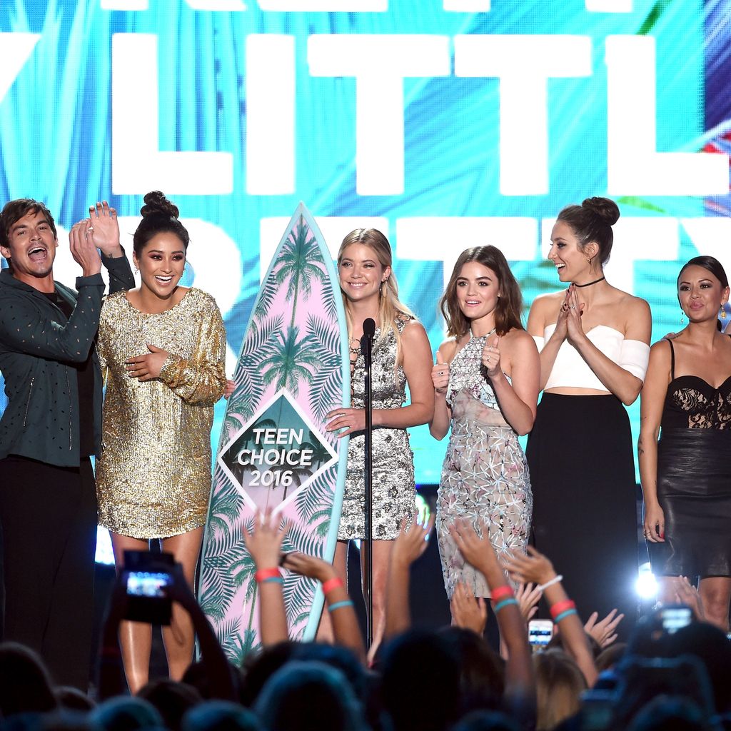 Die Stars von Pretty Little Liars bei den Teen Choice Awards 2016