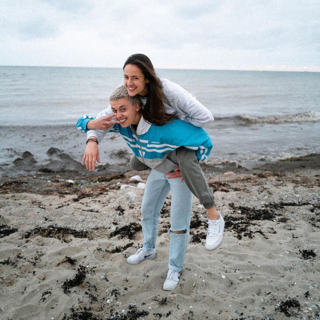 Die YouTuberin Annikazion und Irina Schlauch