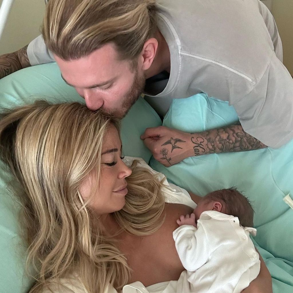 Diletta Leotta und Loris Karius mit ihrer Tochter