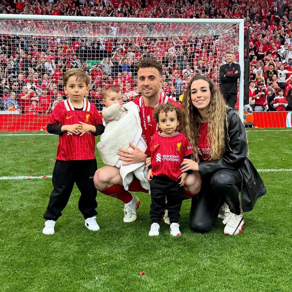 Diogo Jota, seine Frau Rute Cardoso und ihre Kinder