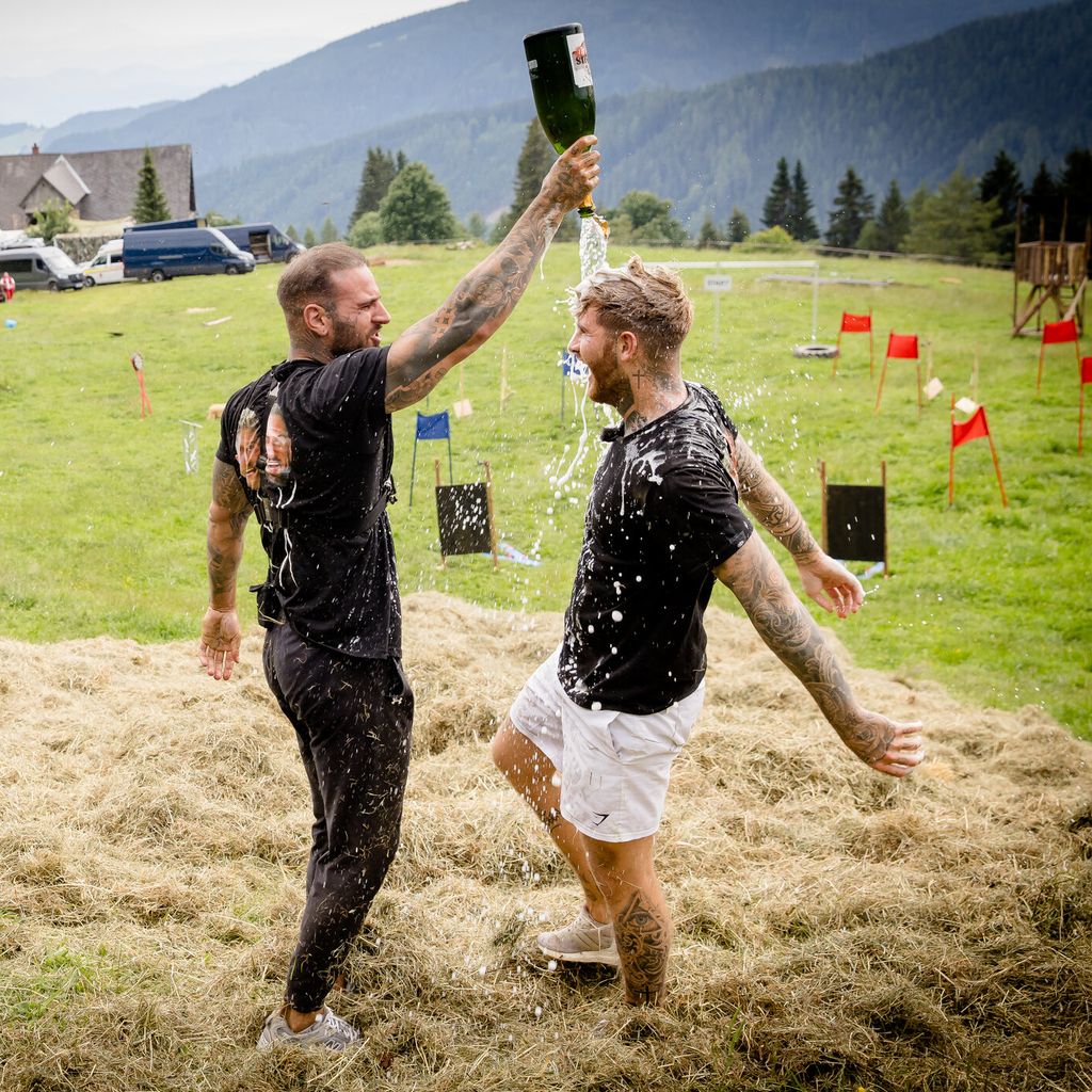 Diogo Sangre und Flocke bei "Forsthaus Rampensau Germany"
