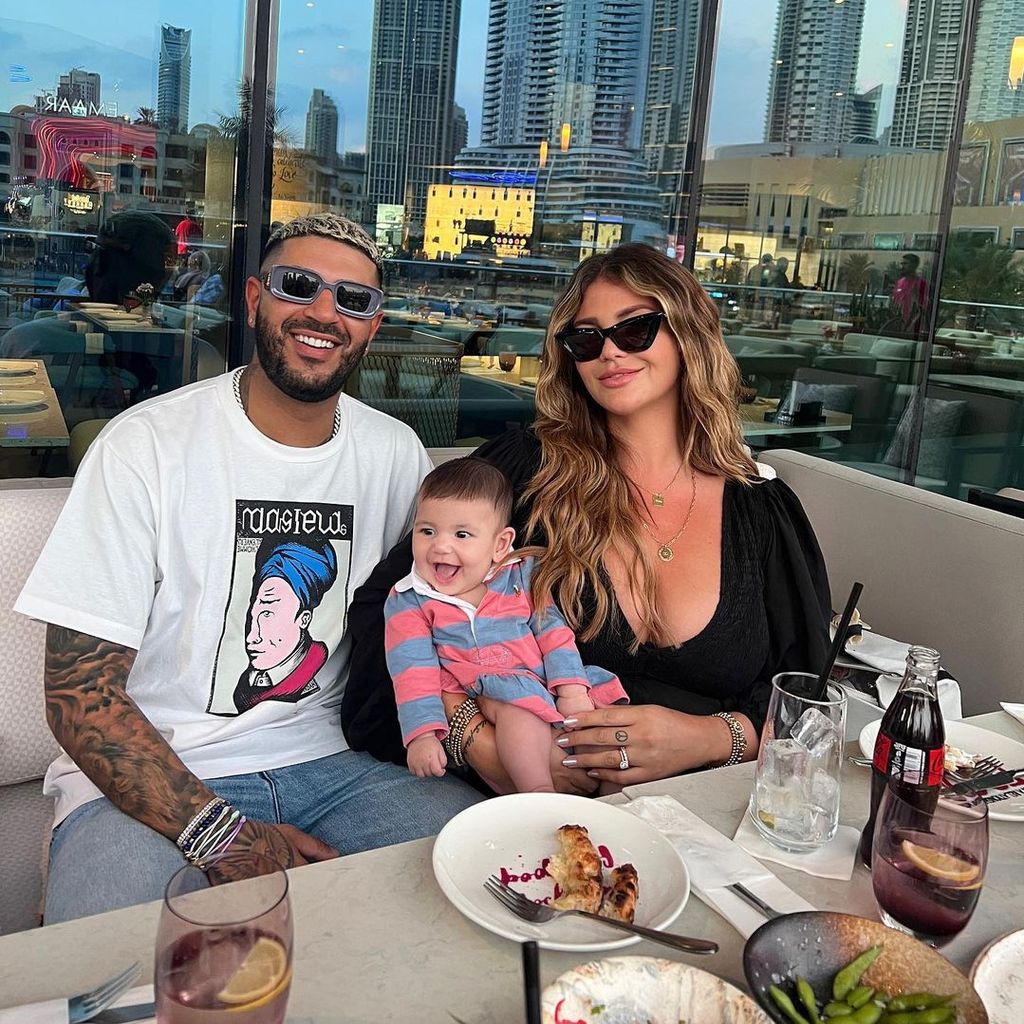 DJ Jeezy, Novalanlove und ihre Tochter Nola Kiana im November 2022