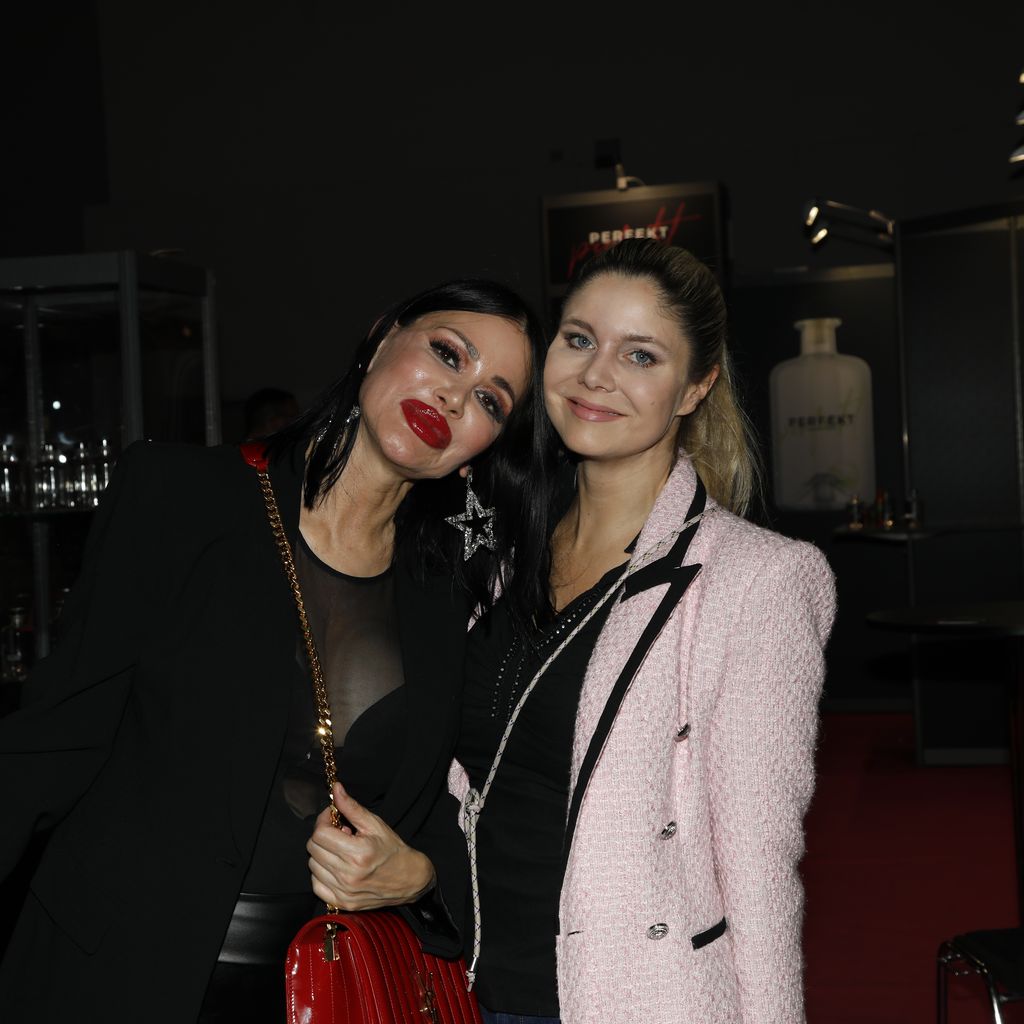 Djamila Rowe und Yvonne Woelke auf der 25. Venus Berlin im Oktober 2022