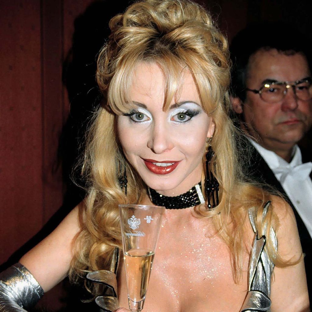 Dolly Buster, 1999